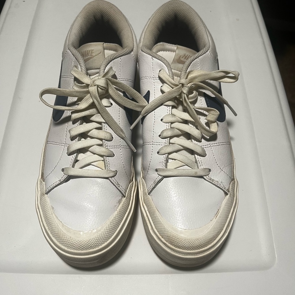 Nike Court legacy lift